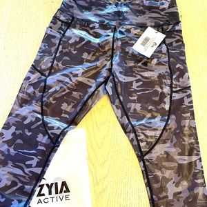 ZYIA - Black Camo Metallic Pocket Light n Tight Hi-Rise Capri 20”-Size 12